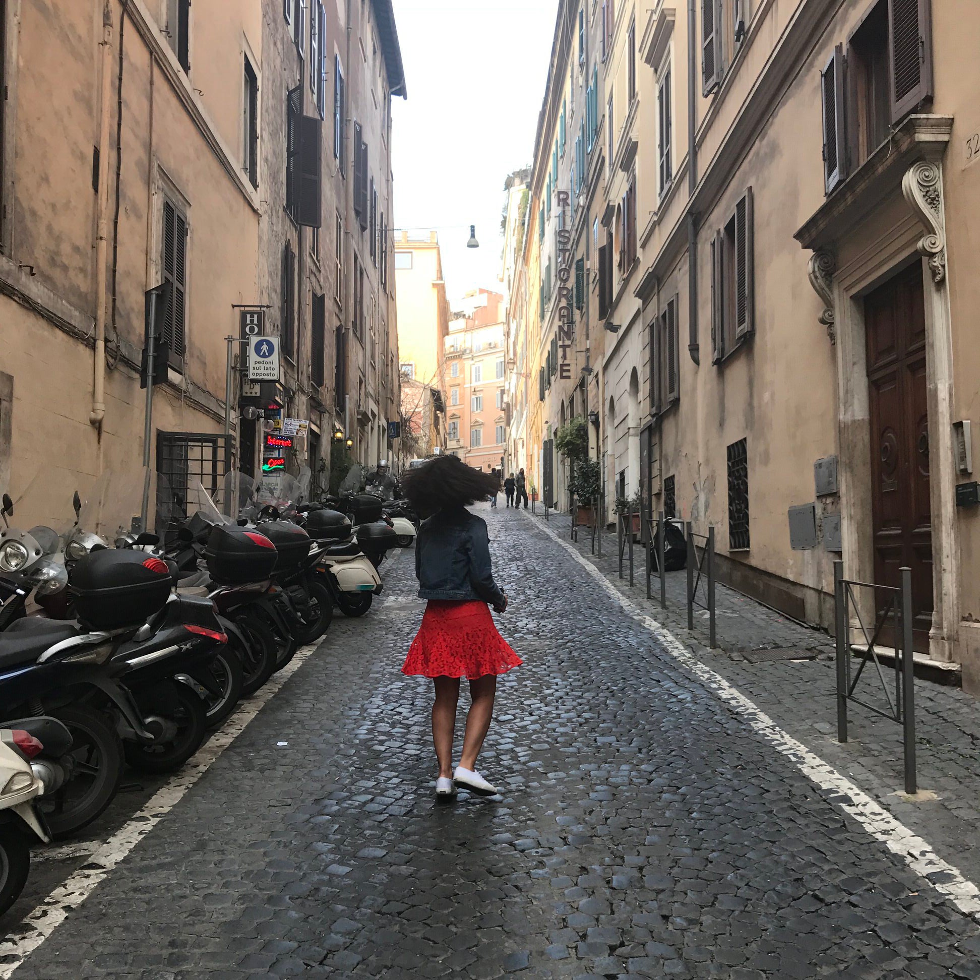 How To Travel The World While Keeping Your Natural Hair On Point
